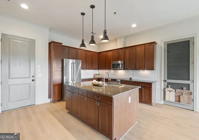 Listing Photo 5 - Condo for sale in building located at 360 Chambers St, Woodstock, GA 30188 - Unit #210