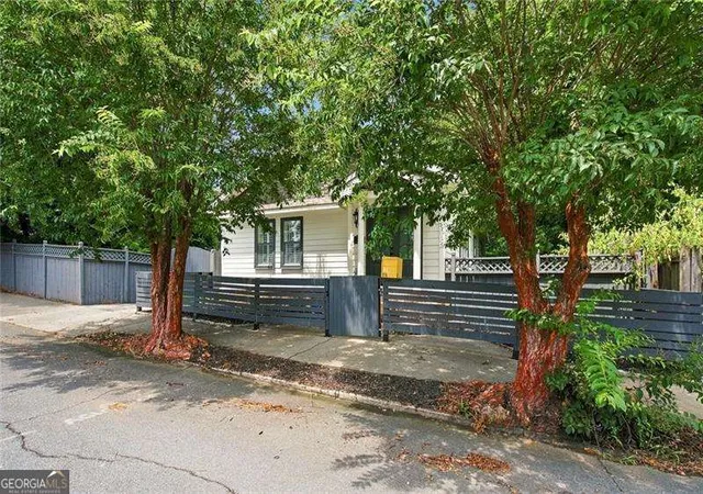 Photo 2 of Single family home for sale at 574 Wabash Ave Ne, Atlanta, GA 30312 | MLS# 10822558 | Listing updated on 2026-09-06