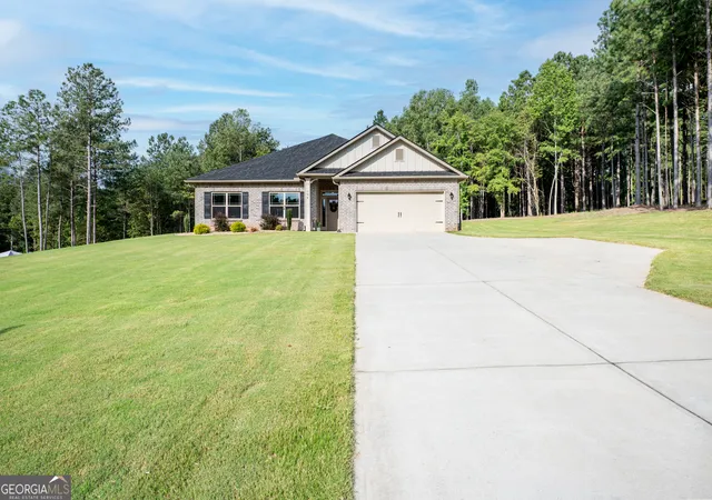 Photo 2 of Single family home for sale at 104 Eagle Heights Dr, Maysville, GA 30558 | MLS# 10600008 | Listing updated on 2026-08-28