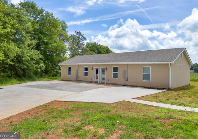 Photo 3 of Sale Pending at 2368 Anderson Hwy, Hartwell, GA 30643 | MLS# 10813527 | Listing updated on 2026-09-02