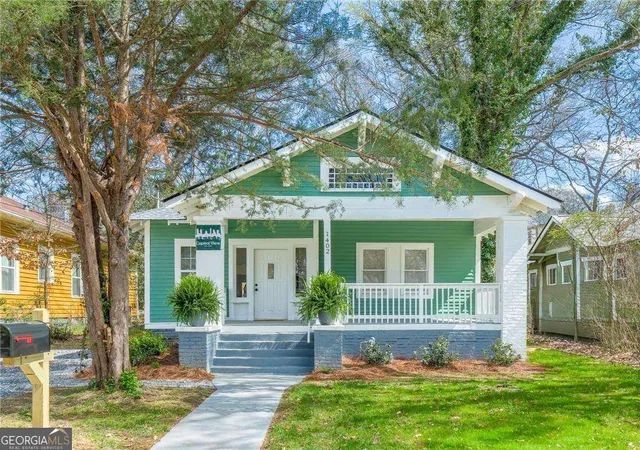 Photo 3 of Single family home for sale at 1402 Graham St Sw, Atlanta, GA 30310 | MLS# 10822506 | Listing updated on 2026-09-08