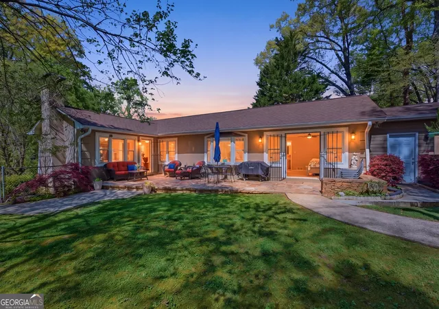 Photo 3 of Sale Pending at 533 Wildwood Cir, Clarkesville, GA 30523 | MLS# 10730002 | Listing updated on 2026-04-15