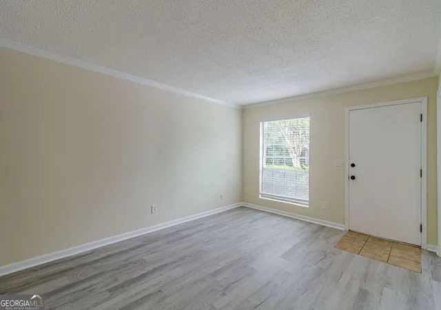 Listing Photo 4 - Condo for sale in building located at 3547 Old Chamblee Tucker Rd, Doraville, GA 30340 - Unit #I