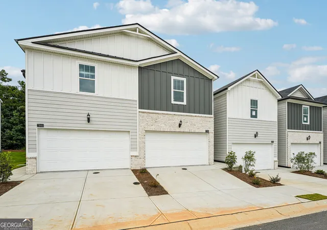 Photo 3 of Sale Pending at 7844 Marie Wy, Fairburn, GA 30213 | MLS# 10723586 | Listing updated on 2026-09-01