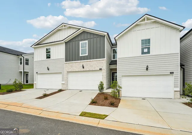 Photo 4 of Sale Pending at 7844 Marie Wy, Fairburn, GA 30213 | MLS# 10723586 | Listing updated on 2026-09-01