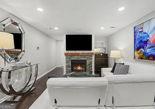 4th image of 7 Saint Claire Ln Ne, Atlanta, GA 30324 | MLS# 10782234
