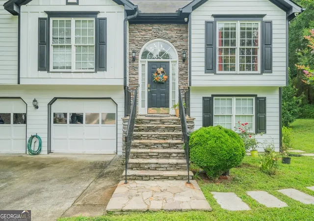 3rd image of 1605 Watson Ridge Trl, Lawrenceville, GA 30045 | MLS# 10807798