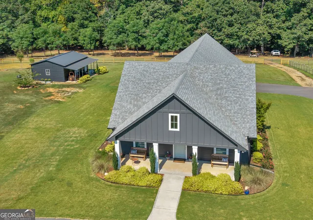 Photo 3 of Single family home for sale at 300 Cook Rd, Griffin, GA 30224 | MLS# 10832642 | Listing updated on 2026-09-12