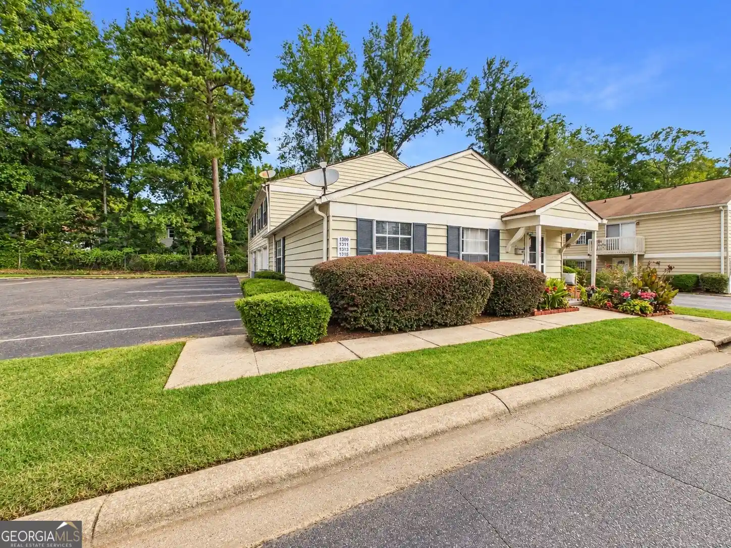 Condo for sale at 1315 Old Coach Rd SW, Marietta, GA 30008 | MLS# 10857909