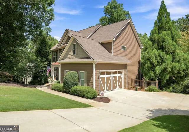 Photo 2 of Single family home for sale at 5660 Chestatee Landing Dr, Gainesville, GA 30506 | MLS# 10811795 | Listing updated on 2026-09-11