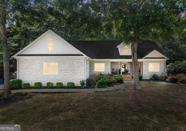 2nd image of 860 Lakeview Dr, Commerce, GA 30529 | MLS# 10811460