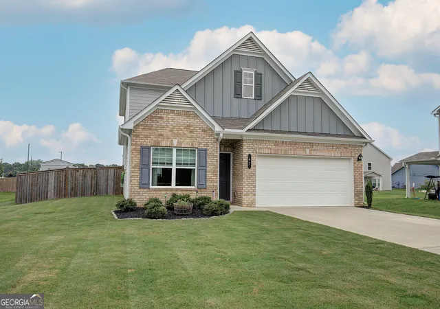 Photo 2 of Single family home for sale at 47 Westover Rd Se, Cartersville, GA 30120 | MLS# 10813270 | Listing updated on 2026-09-27