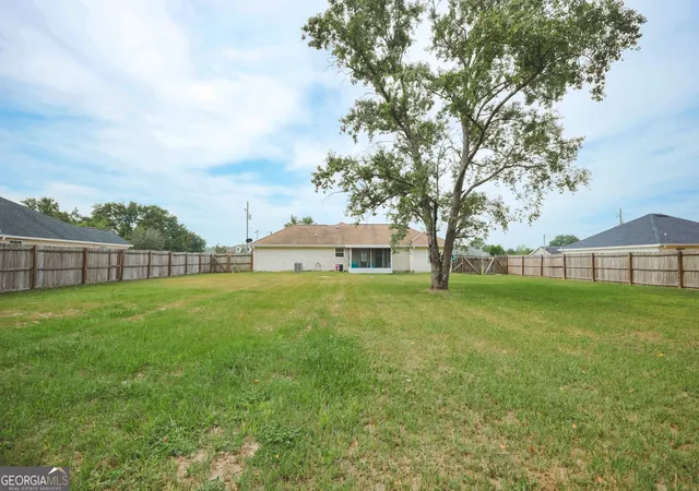 Photo 4 of Single family home for sale at 4063 Meadow Cir, Blackshear, GA 31516 | MLS# 10827005 | Listing updated on 2026-09-18