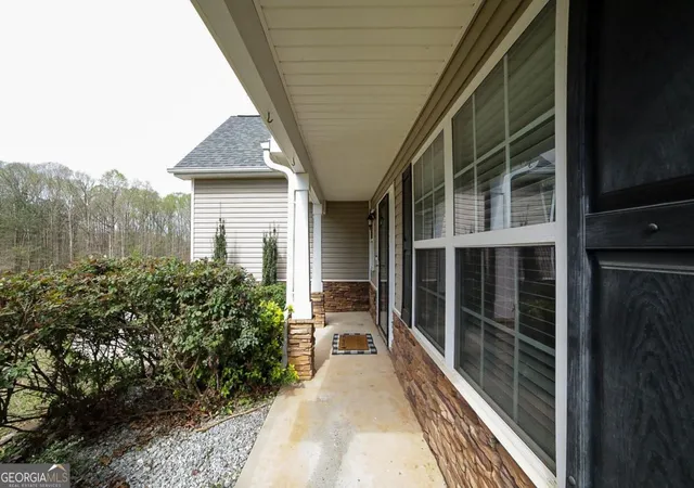 4th image of 560 Windsong Lake Dr, Commerce, GA 30529 | MLS# 10718200