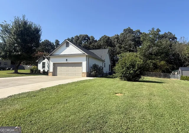 Photo 2 of Single family home for sale at 132 Ashley Ter Se, Calhoun, GA 30701 | MLS# 10833874 | Listing updated on 2026-09-17
