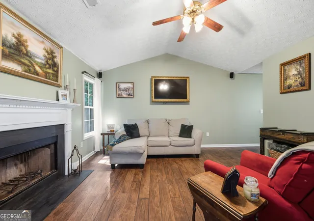 Photo 4 of Single family home for sale at 1059 Athena Ct, Acworth, GA 30101 | MLS# 10825905 | Listing updated on 2026-09-06