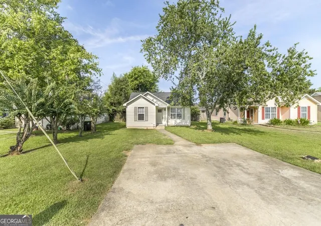 Photo 3 of Single family home for sale at 305 Johnson Road, Warner Robins, GA 31093 | MLS# 10833103 | Listing updated on 2026-09-11