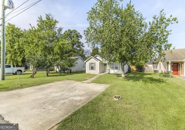 Photo 3 of Single family home for sale at 305 Johnson Road, Warner Robins, GA 31093 | MLS# 10833103 | Listing updated on 2026-10-28