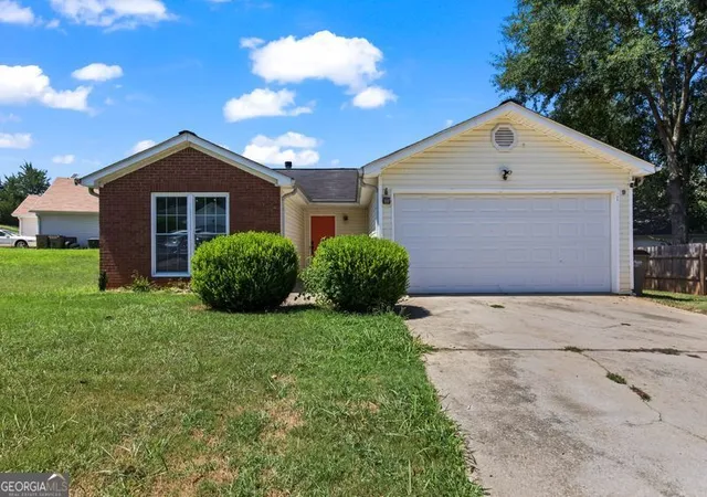 Photo 1 of Single family home for sale at 511 Lakecourt Dr, Mcdonough, GA 30253 | MLS# 10833106 | Listing updated on 2026-09-28
