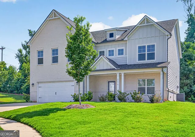 2nd image of 5270 Woodline View Cir, Hoschton, GA 30548 | MLS# 10799457