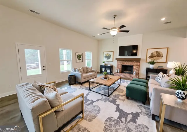 Photo 2 of Sale Pending at 1841 Highway 138, Monroe, GA 30655 | MLS# 10806589 | Listing updated on 2026-09-11