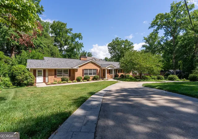 Photo 2 of Single family home for sale at 101 Indian Springs Dr, Greenville, SC 29615 | MLS# 10836071 | Listing updated on 2026-09-17