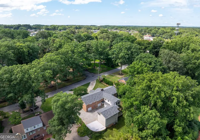 Photo 3 of Single family home for sale at 101 Indian Springs Dr, Greenville, SC 29615 | MLS# 10836071 | Listing updated on 2026-09-17