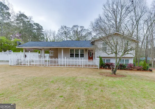 Photo 3 of Single family home for sale at 206 College Cir, Athens, GA 30605 | MLS# 10709909 | Listing updated on 2026-06-21