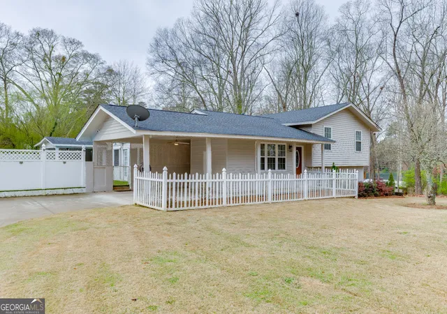 Photo 4 of Single family home for sale at 206 College Cir, Athens, GA 30605 | MLS# 10709909 | Listing updated on 2026-06-21