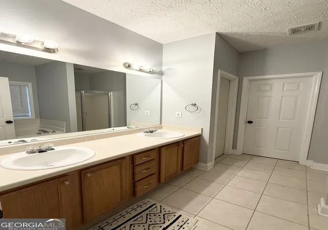 Photo 3 of Sale Pending at 158 River Park Cir, Mcdonough, GA 30252 | MLS# 10806007 | Listing updated on 2026-09-25