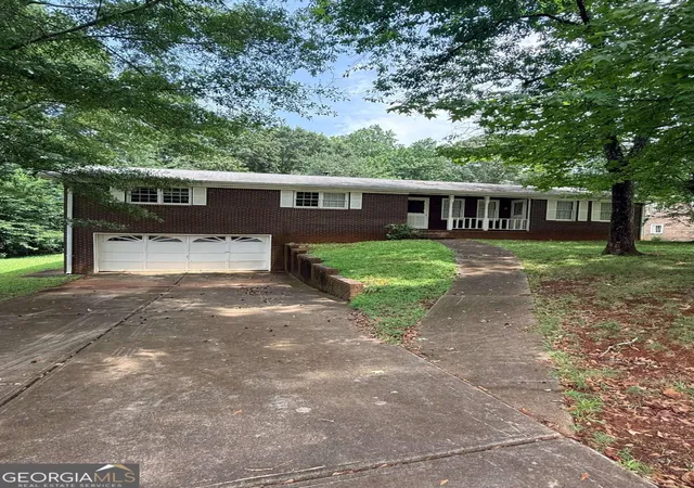 1st image of 3827 Sherwood Dr, Douglasville, GA 30135 | MLS# 10818991