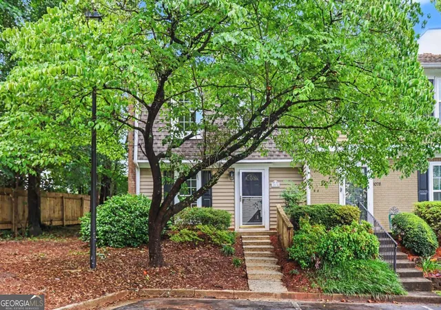 2nd image of 1074 New Haven Dr Sw, Marietta, GA 30064 | MLS# 10789580