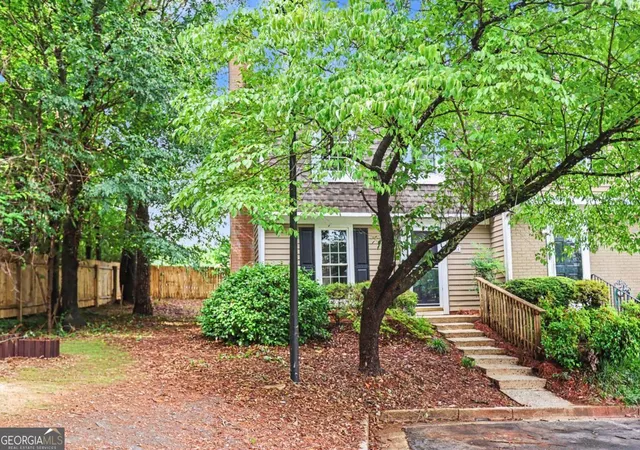 3rd image of 1074 New Haven Dr Sw, Marietta, GA 30064 | MLS# 10789580