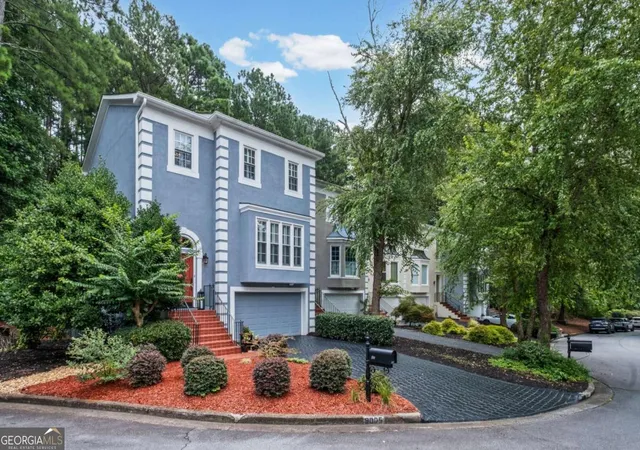 Photo 3 of Townhouse for sale at 9005 Niblick Dr, Alpharetta, GA 30022 | MLS# 10816576 | Listing updated on 2026-09-11
