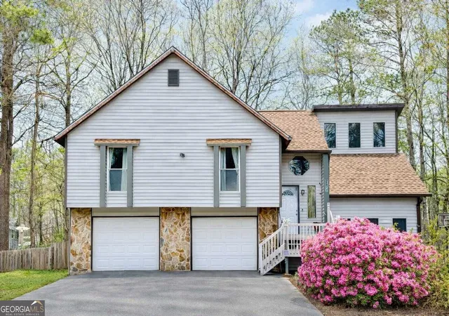 Photo 1 of Single family home for sale at 2677 Deerfield Cir Sw, Marietta, GA 30064 | MLS# 10828670 | Listing updated on 2026-09-02