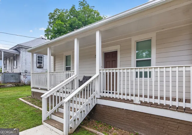 5th image of 128 Grady Smith St, Grantville, GA 30220 | MLS# 10815610