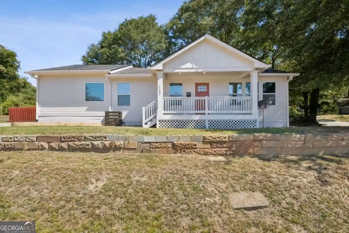 Photo 1 of Single family home for sale at 112 E Stephens St, Winder, GA 30680 | MLS# 10855941 | Listing updated on 2026-10-19