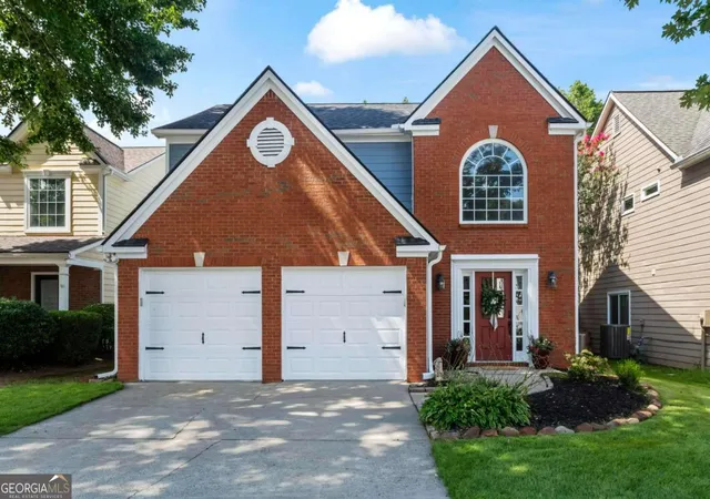 Photo 1 of Sale Pending at 2485 Ashton Dr, Roswell, GA 30076 | MLS# 10820806 | Listing updated on 2026-09-14