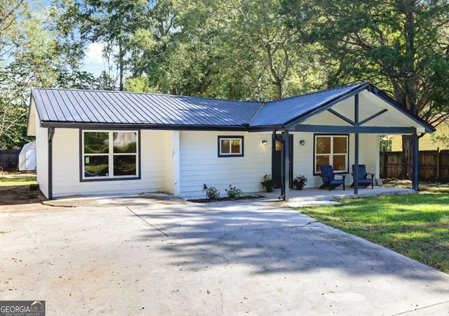 Photo 1 of Single family home for sale at 6532 Voyles Dr, Riverdale, GA 30274 | MLS# 10871828 | Listing updated on 2026-10-27