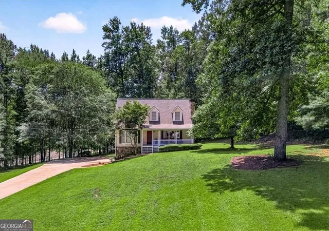 2nd image of 403 Sycamore Dr, Canton, GA 30115 | MLS# 10829574