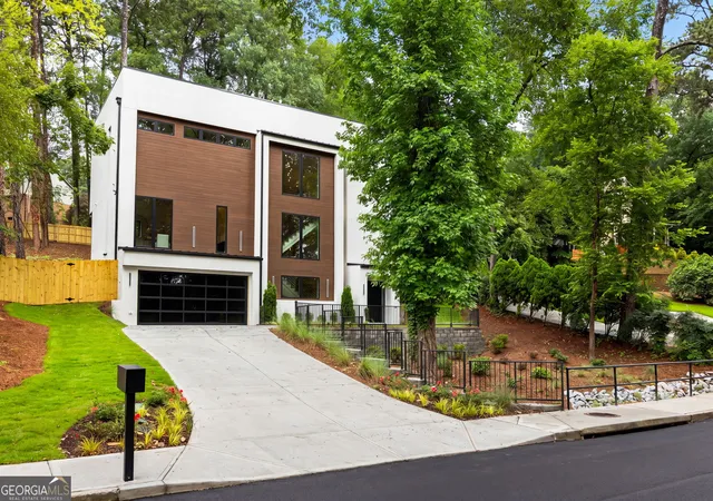 Single family home for sale at 2822 Shady Valley Dr NE, Atlanta, GA 30324 | MLS# 10790026 | Listing updated on 2026-08-16