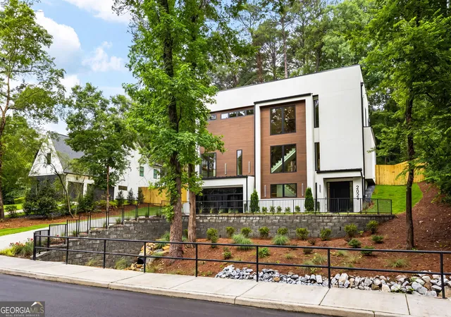 Photo 1 of Single family home for sale at 2822 Shady Valley Dr NE, Atlanta, GA 30324 | MLS# 10790026 | Listing updated on 2026-08-16