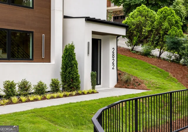 Photo 2 of Single family home for sale at 2822 Shady Valley Dr NE, Atlanta, GA 30324 | MLS# 10790026 | Listing updated on 2026-08-16