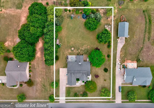 Photo 4 of Sale Pending at 1040 Sapphire Trl, Bogart, GA 30622 | MLS# 10764330 | Listing updated on 2026-09-04