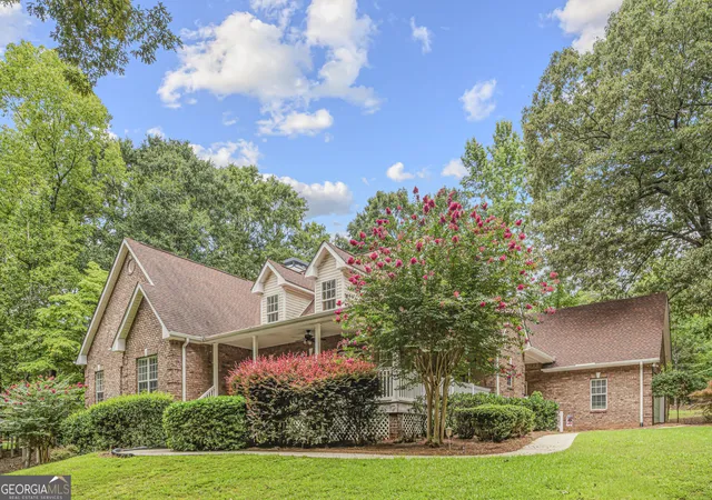 Photo 2 of Single family home for sale at 170 St Gabriel Wy, Fayetteville, GA 30215 | MLS# 10833887 | Listing updated on 2026-09-24