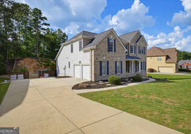 Photo 3 of Single family home for sale at 1841 River Crest Wy, Lawrenceville, GA 30045 | MLS# 10809116 | Listing updated on 2026-08-25