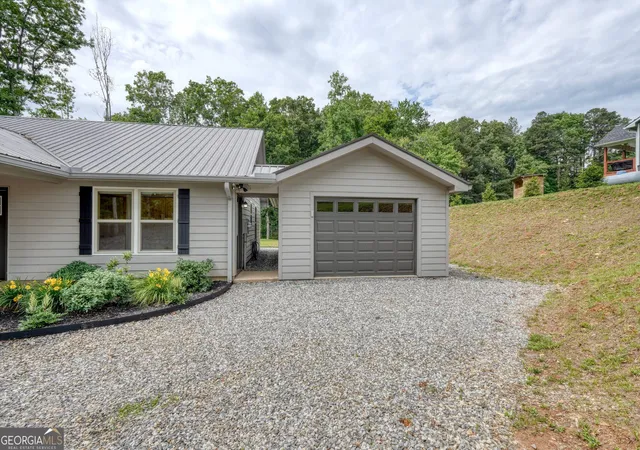 Photo 4 of Sale Pending at 35 Prospect Rd, Blairsville, GA 30512 | MLS# 10771116 | Listing updated on 2026-08-10