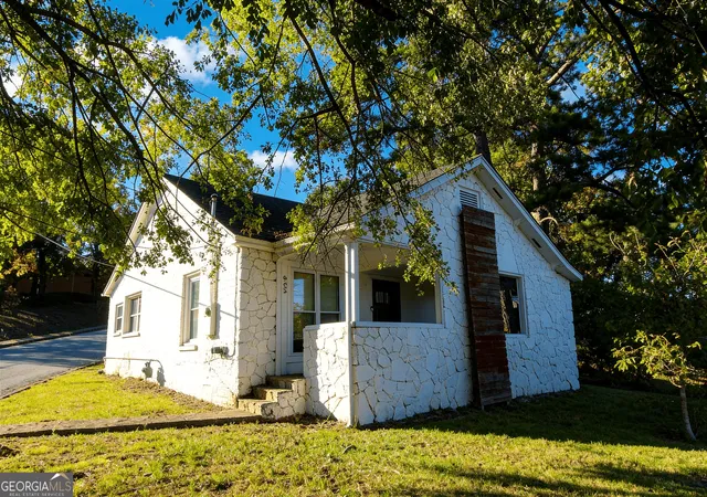 1st image of 602 W Lake Ave Nw, Atlanta, GA 30318 | MLS# 10636465