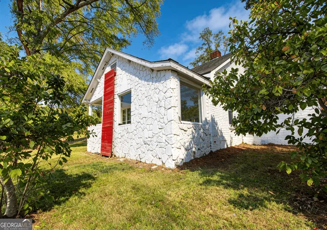 3rd image of 602 W Lake Ave Nw, Atlanta, GA 30318 | MLS# 10636465