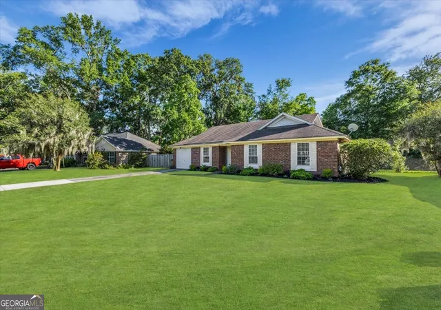 Photo 3 of Single family home for sale at 40 Whippoorwill Ln E, Richmond Hill, GA 31324 | MLS# 10764785 | Listing updated on 2026-09-27